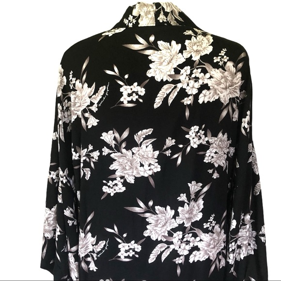SPIRITUAL GANGSTER Maya Floral Kimono Wrap - Picture 7 of 11